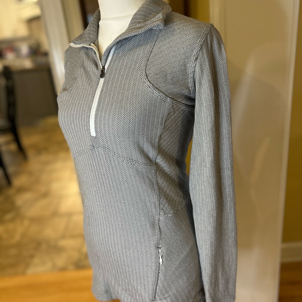 Lululemon Gray Herringbone Quarter-Zip Runners Pullover for Women - Picture 2 of 14
